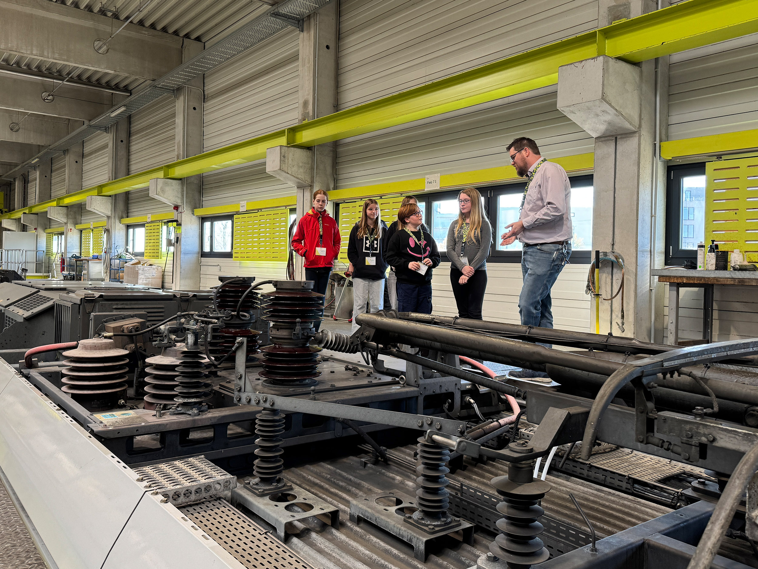 Mehr über den Artikel erfahren Girls’Day bei agilis in Regensburg: „Boah, ich will Lokführerin werden!““